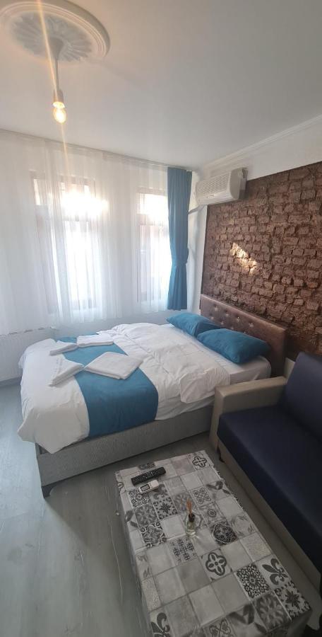 Volter Group Misir Bugdayi Taksim * Istanboel